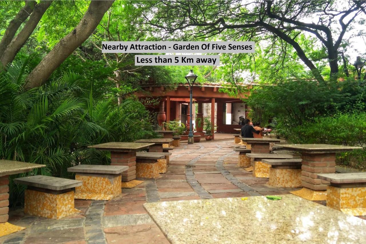 Oyo 62702 Golden Home Stay Nova Deli Exterior foto